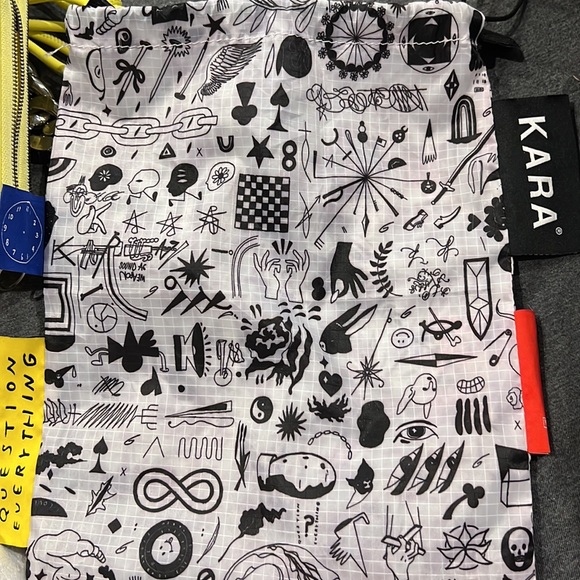 KARA NY Duplex Phone case in Butter Yellow - Picture 10 of 12